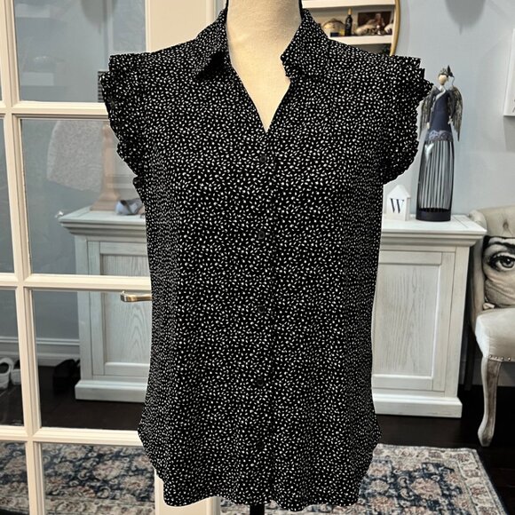Adrianna Papell Tops - Adrianna Papell Black and White Polka Dot Cap Sleeve Blouse